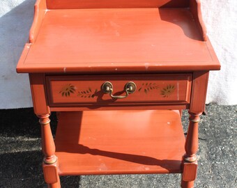 Heywood Wakefield accent/side table