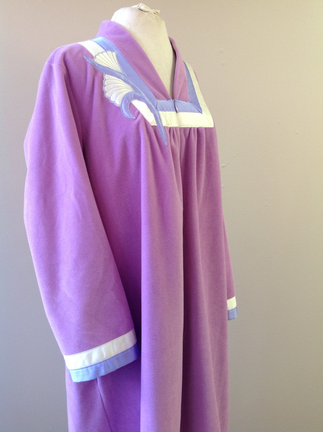 RESERVED L / Vanity Fair Velour Nightgown / Vintage Sleepwear RESERVED L / Vanity Fair Velour Nightgown / Vintage Sleepwear