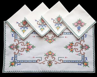 Small vintage cross stitch table runner with four napkins