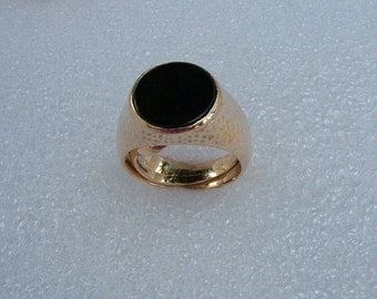 men's yellow gold onyx ring. Onyx ring. Gold and Onyx ring