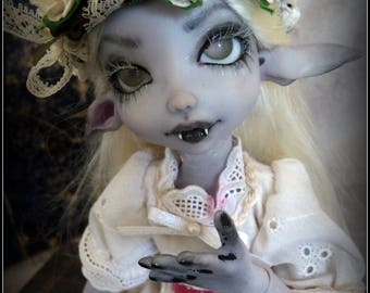 BJD poupée La Vampire (Lotus Twilight Soul,grey skin, oreilles articulées)