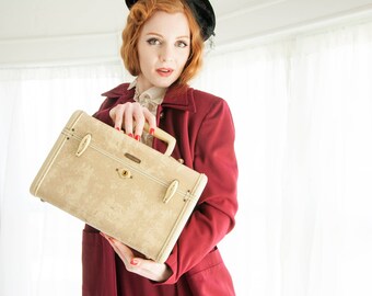 Vintage Samsonite train case, 1940s beige ivory white cream carry-on luggage small suitcase brass, mirror tray