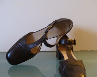 Salvatore Ferragamo Boutique Made in Italy T-Strap Mary Janes Size 7 N