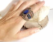 Macrame ring with lapis lazuli and brass beads