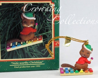 Enesco A Note-Worthy Christmas Squirrel Xylophone Treasury of Christmas Ornament Small Wonders Miniature Music Instrument Karen Hahn