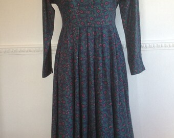 Vintage Laura Ashley Dress Green Floral Lace Collar Tea Party Boho Chic Hippy Bohemian Feastival School Teacher Governess c1970s 8-10