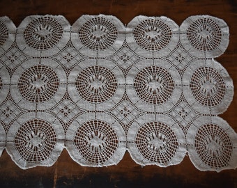 Vintage Table Runner - Vintage Crochet Table Runner - Table Runner - Cottage Style