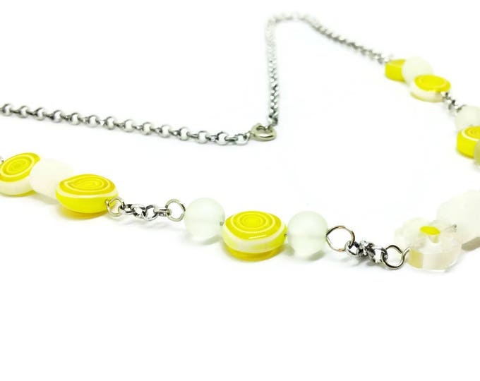 Spring Flowers Beaded Necklace, Yellow Glass Bead Necklace, Spring Necklace, Summer Jewelry, Unique Birthday Gift