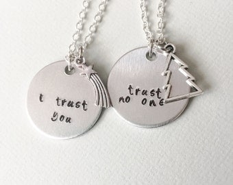 Gravity Falls, gravity falls necklace, dipper pines, mabel pines, trust no one, couples necklace, bff necklace, geek gift, couples jewelry