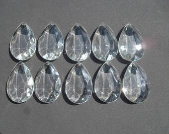 Pretty 10 glass 63mm (2 1/2inch.) Pear chandelier drops (M76)
