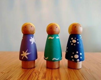 Waldorf dolls, wooden peg doll, Easter gift, pretend play, goody bag, Montessori toys, peg doll, peg people, doll house dolls, custom dolls
