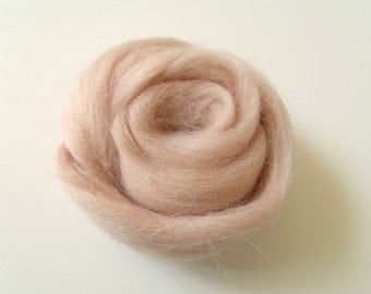 25g worsted Merino carded spinning and/or felting Nude color