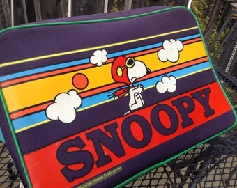 Vintage Snoopy Suitcase 60s Green Trim Softside