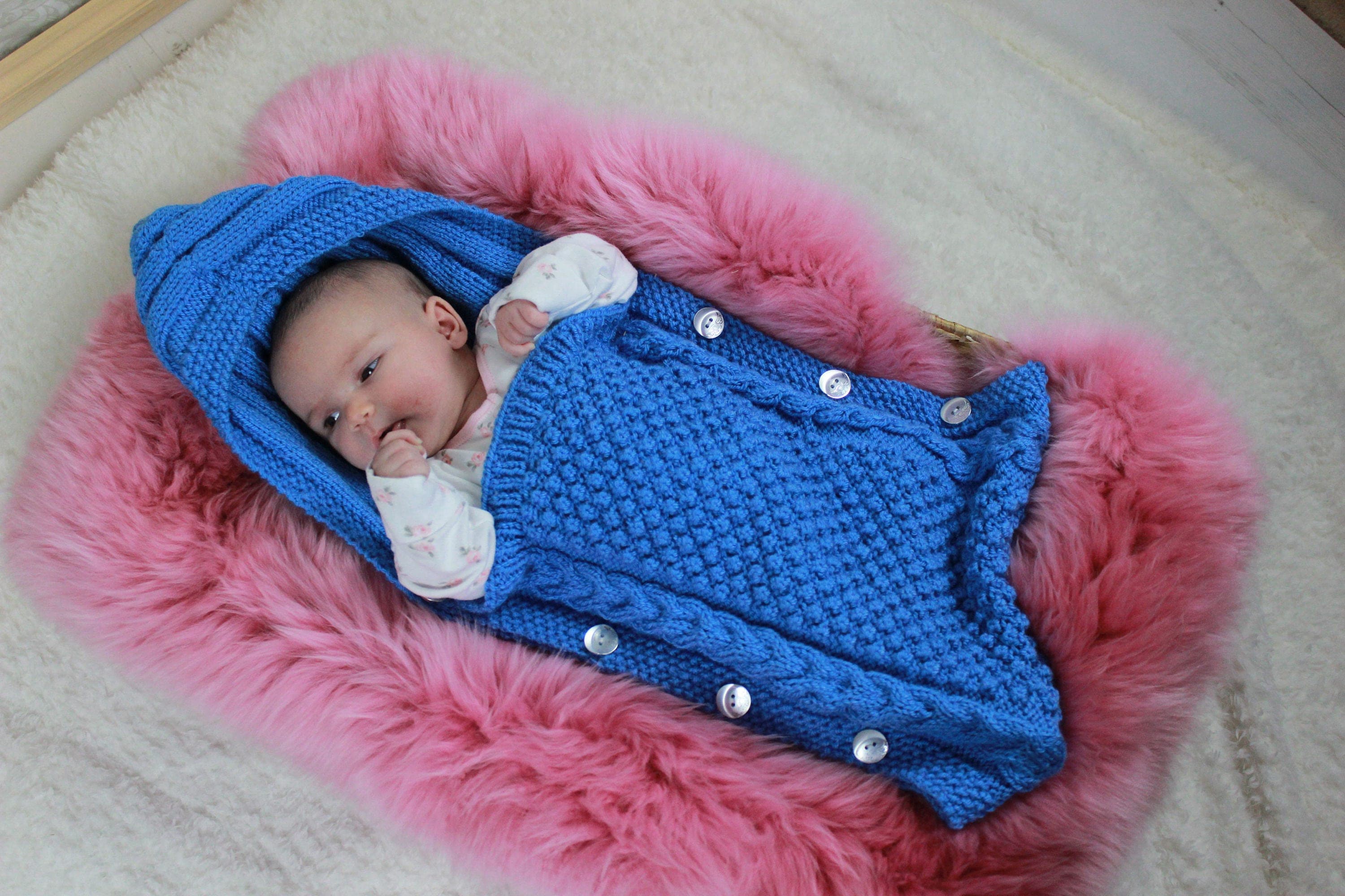 knitting-pattern-for-baby-sleeping-bag-cocoon-papoose