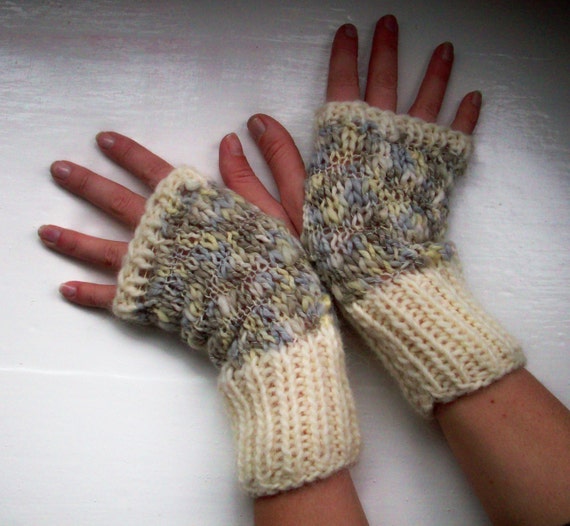 Hand warmers, warm wool, fingerless gloves white, grey, stone by Spinningstreak uk