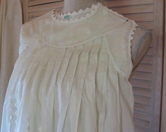 Vintage Pale Green Child's Dress with White Triangle Accents