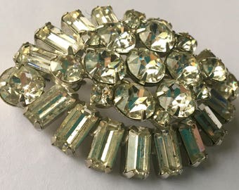 Vintage Large Weiss Dimensional Rhinestone Brooch