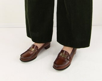 VINTAGE 1970s Loafers Heels Brown Leather Size 8