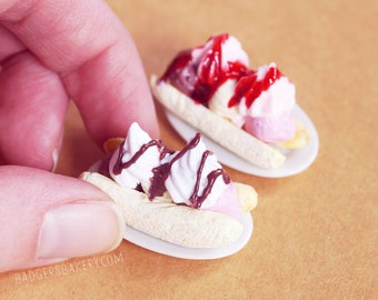 Dollhouse BANANA SPLIT Miniature, Ice Cream for Dolls, Blythe Dessert, Miniature Food in 1/12 or 1/6 scale