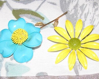 Vintage 1960's Metal Enamel Flower Brooch ~ Sky Blue and Yellow