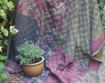 Heavy multicolor Kantha quilt, Pink Kantha quilt, Vintage kantha, Sari throw, kantha blanket, Kantha throw, Indian quilt