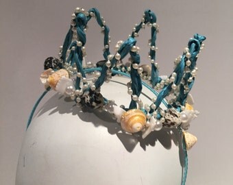 Sea Shell Crown- Mermaid costume -Beach Bride- Sea shell Tiara- Music Festival- Queen Crown- Tiara-Mermaid crown- Shell Headpiece- Beach