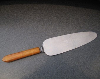 Vintage Cake/Pie/Dessert Server With Bakelite Handle