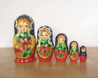 Vintage Handpaintes Russian Nesting Dolls