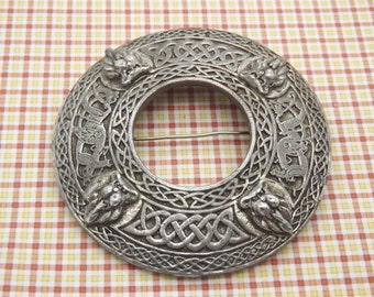 Celtic knot art | Etsy