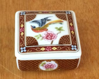 Del Prado Porcelain Pill Trinket Box - Hand Painted, EP 4