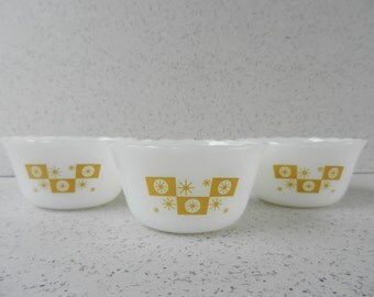 Set of 3 Star Glow Custard Cups, Ramekins, Bowls, Fire King, Royal China, Atomic Stars