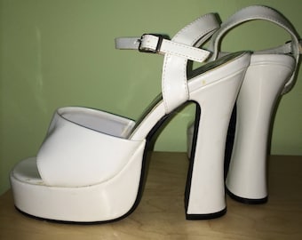 90s does 70s White Patent Platform Sandals / Size 7