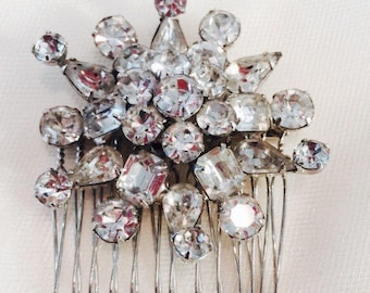 TRUE VINTAGE, Wedding Headpiece, Bridal Hair Comb,Wedding Hair Accessory, Rhinestone Hair Clip, Vintage Brooch Comb, Hair Jewelry-BELLEROY