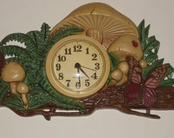 Vintage Wall Clock New Haven Mushroom Butterfly Plastic Green Brown 19 x 12 Inch Battery Operated Kitchen