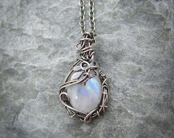 Moonstone necklace ~ Sterling silver moonstone pendant ~ Blue moonstone jewelry ~ Silver leaf necklace ~ Leaf jewellery for her ~ Leaves