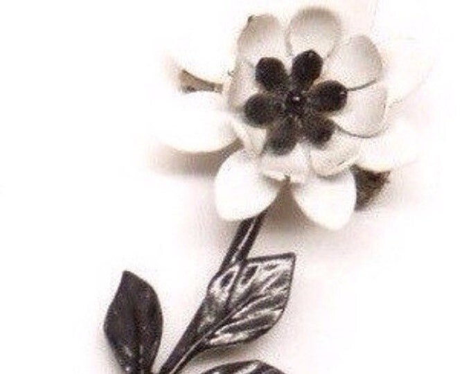 Storewide 25% Off SALE Vintage Black & White Painted Enamel Designer Floral Brooch Featuring Intricate Design Finish