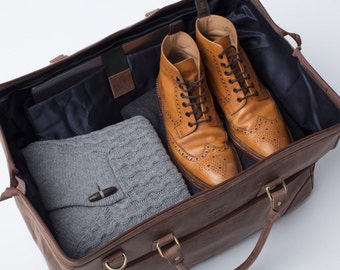 LEATHER HOLDALL DOCTORS bag weekend bag / weekender / overnight bag - vintage luggage