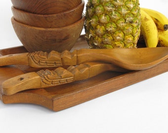 Déco Bar Tiki Avec Décapsuleur Corona Et Jupe En Herbe - Danseuse