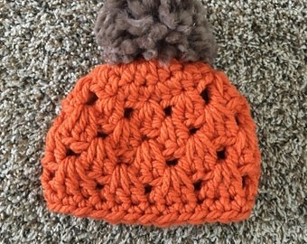 Crochet Pom Pom Hat, crochet baby hat, baby shower gift, crochet baby girl hat, baby pom pom hat, newborn photo prop, crochet newborn hat