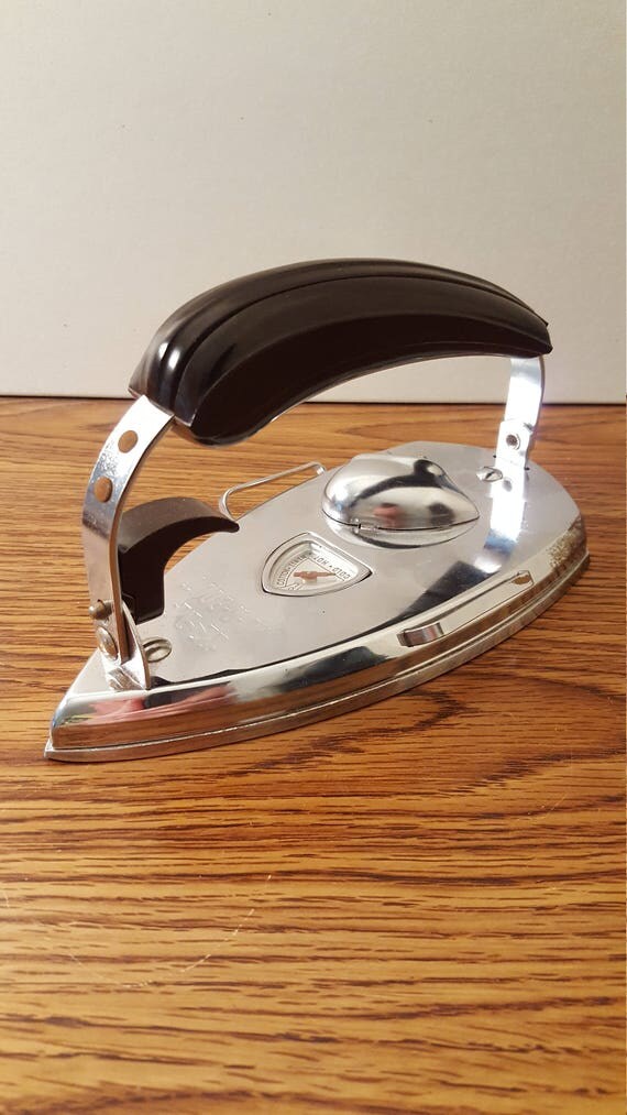 Knapp Monarch GadABout Travel Iron c. 1950's