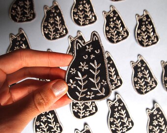 Floral Cat Iron on patch - sew on patch - cat embroidered patch - cat iron on patch - I like cats - Floral Cat - cat gift - cat accessories