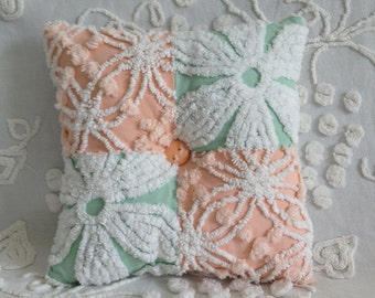 Pillow Vintage Chenille Hofmann mint green daisy and peach Cabin Crafts wedding ring..12 x 12"