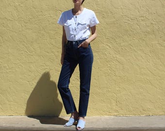 Levi's 501 Jeans Size 26, Levi's Button Front 501 Jeans size 26", Levi's Jeans, Dark Wash Levis Jeans, 26 Mom Jean Dark Wash Stock 414172