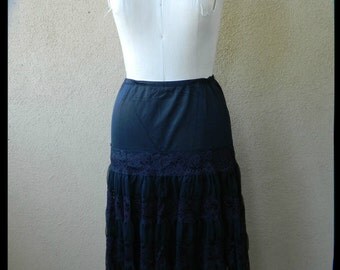 Free shipping! 1950's Black Lace Tiered Half Slip