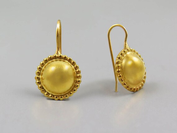 simple round gold earrings