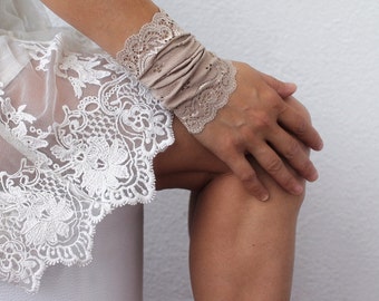 WRIST CUFF, lace wrist cuff, lace arm band, Tattoo Cover Up, Bohemian Wristband, Boho Bracelet, Stretch Lace Wrist Bracelet