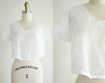 Edwardian style cotton and lace bohemian camisole . 1940s white sheer cotton short blouse festival top . 40s boho hippie button up . large