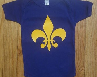 Fleur de Lis Louisana Purple and Yellow Onesie / Baby Onesie with Paw Print