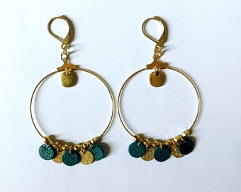 The little ' small hoop earrings.