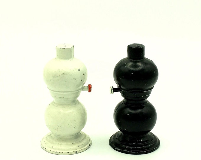 Rustic Salt and Pepper Shaker Set | Hand Painted Cast Iron Shakers | Kero Lamp Shakers